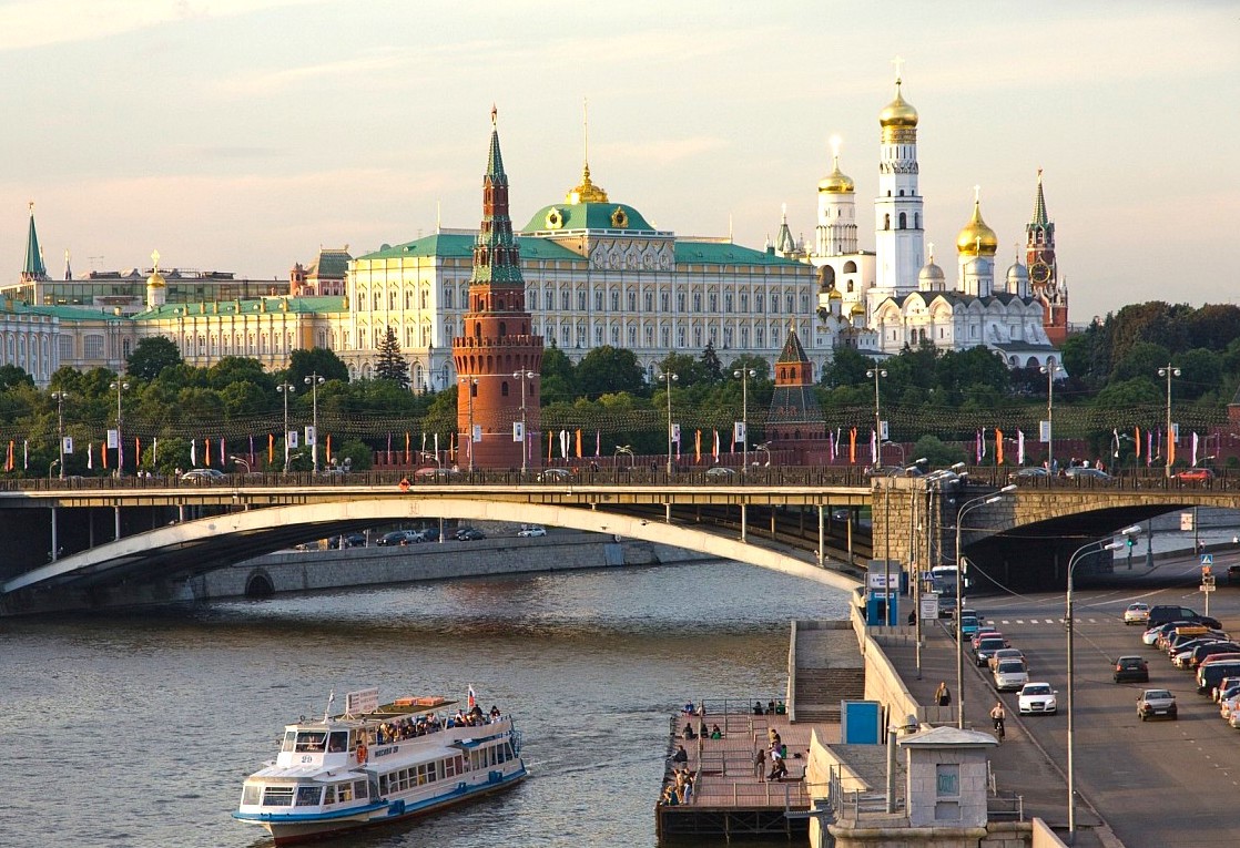 Б в г д е мосту. Большой каменный мост в Москве. Боровицкий мост Москва. Большой каменный мост, Москва, Берсеневская набережная. Большой каменный мост в Москве Щуко.